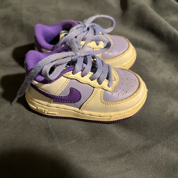 Baby Nike sneakers - Picture 3 of 3